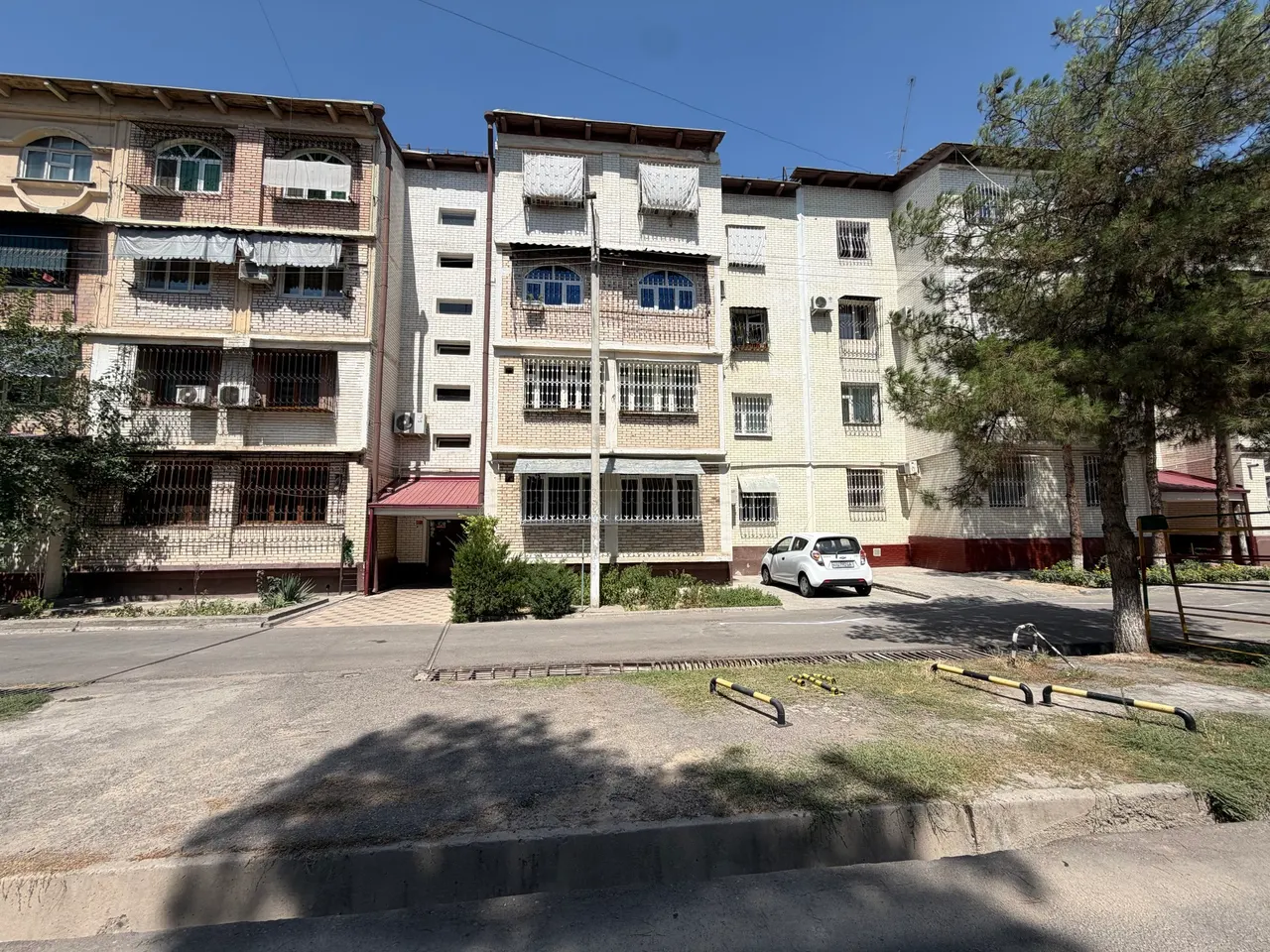 Продаётся 4-комнатная квартира, 110 м², 4/4 этаж — Чиланзарский район