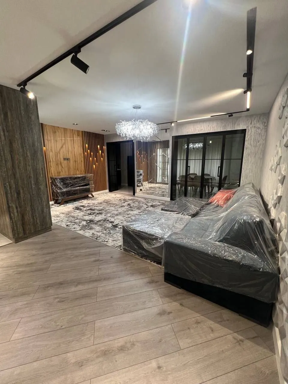 Продаётся 4-комнатная квартира, 100 м², 3/4 этаж — Мирзо-Улугбекский район