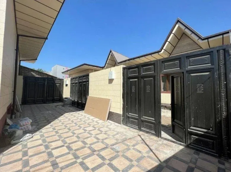 Sotiladi 4 xonali hovli uy, 100 m² — Toshkent shahri
