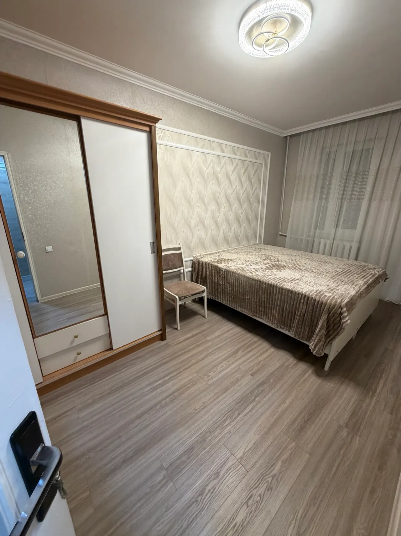 Ижарага берилади 5 хонали квартира, 100 м², 2/9 қават — Мирзо Улуғбек тумани