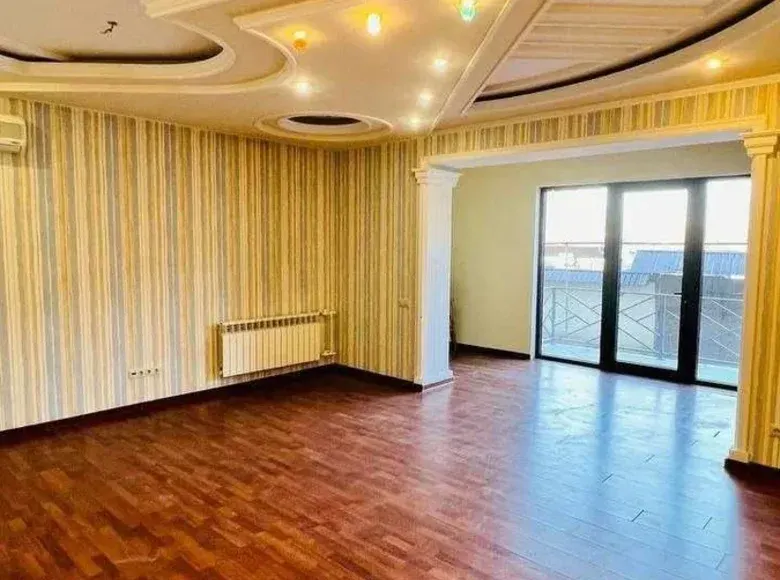 Сотилади тижорат биноси, 335 м², 1/5 қават — Мирзо Улуғбек тумани