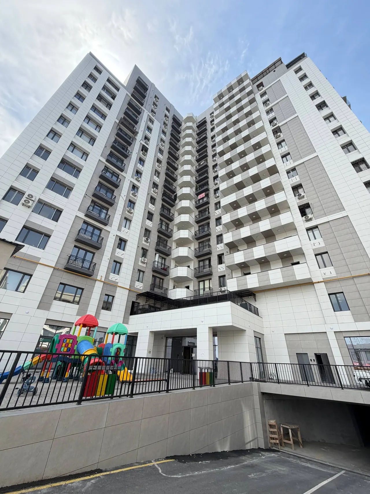 Продаётся 1-комнатная квартира, 45,7 м², 16/16 этаж — Мирабадский район