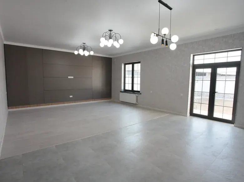 Продаётся 5-комнатный дом, 380 м² — Бектемирский район