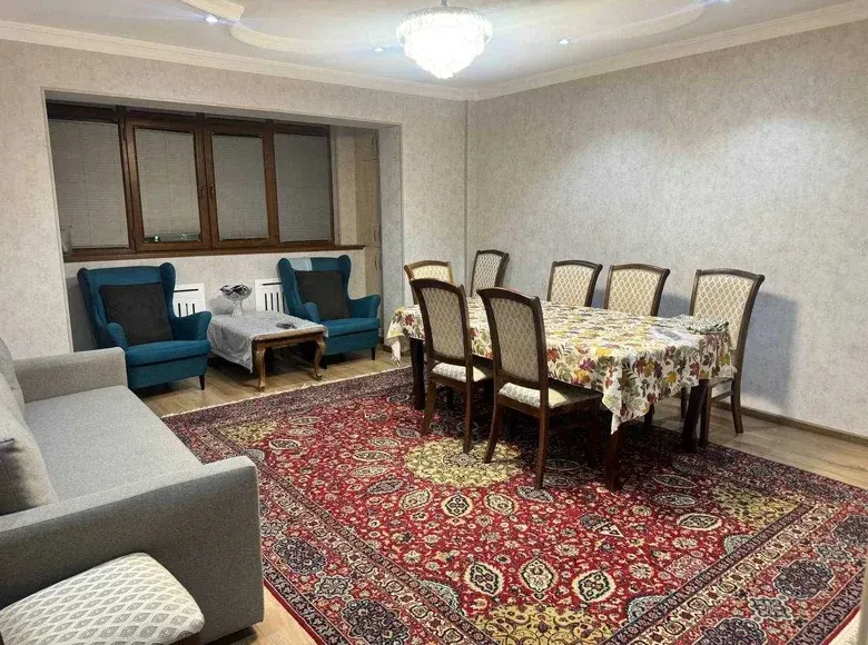 Сотилади 4 хонали квартира, 98 м², 7/9 қават — Мирзо Улуғбек тумани