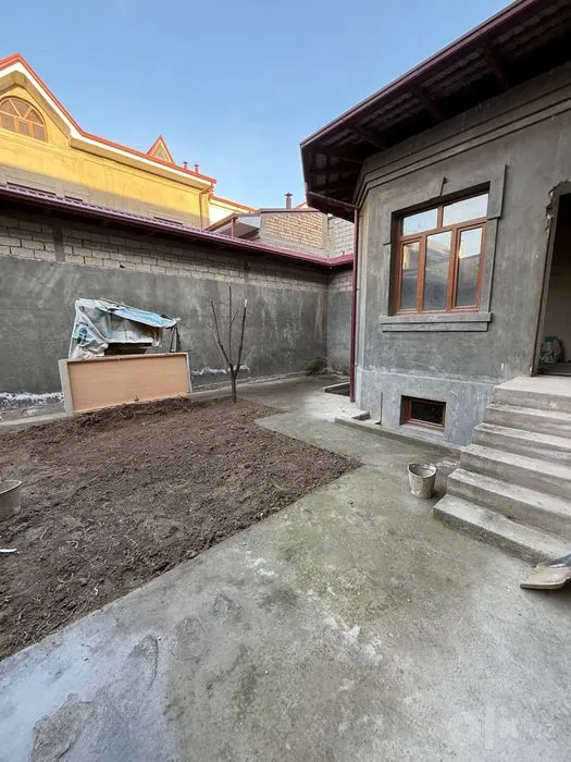 Сотилади 7 хонали ҳовли уй, 5 сотих, 300 м² — Учтепа тумани
