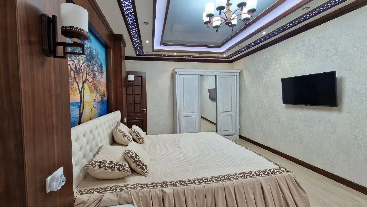 Сдаётся 3-комнатная квартира, 105 м², 2/10 этаж — Яккасарайский район