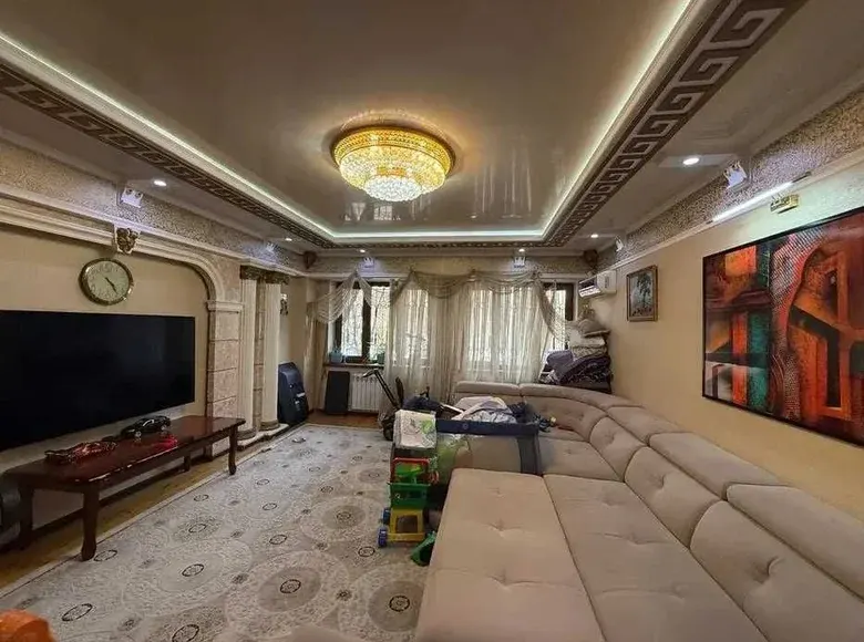 Sotiladi 5 xonali kvartira, 132 m², 2/9 qavat — Yunusobod tumani