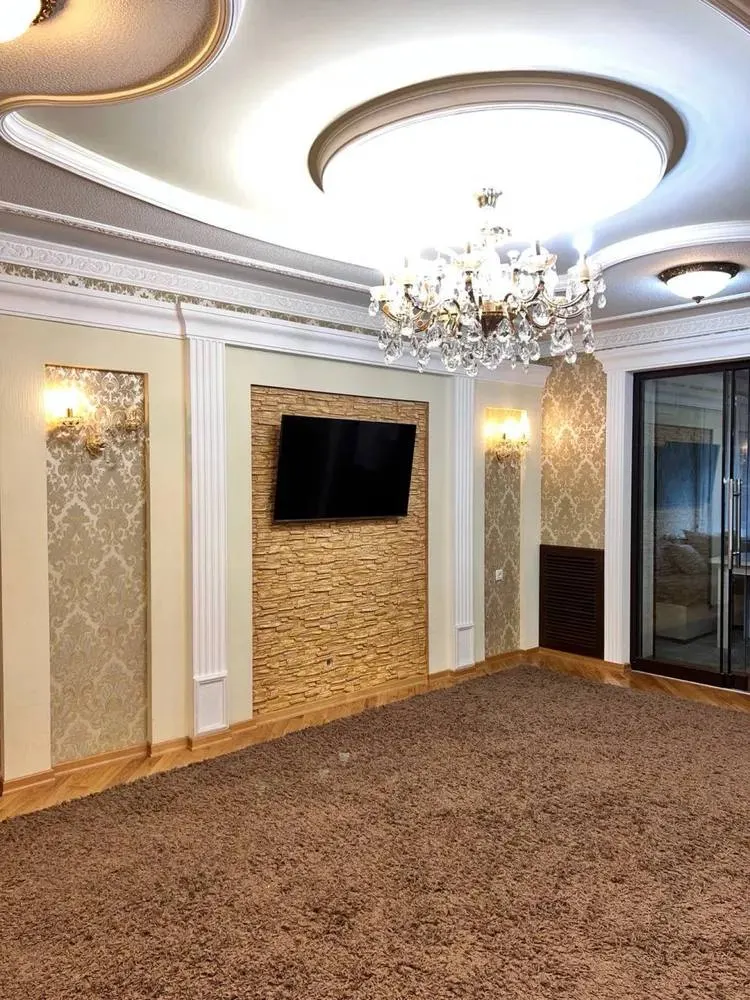 Сотилади 4 хонали квартира, 130 м², 2/6 қават — Мирзо Улуғбек тумани
