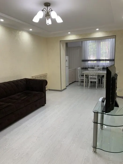 Ижарага берилади 3 хонали квартира, 73 м², 1/4 қават — Шайхонтоҳур тумани