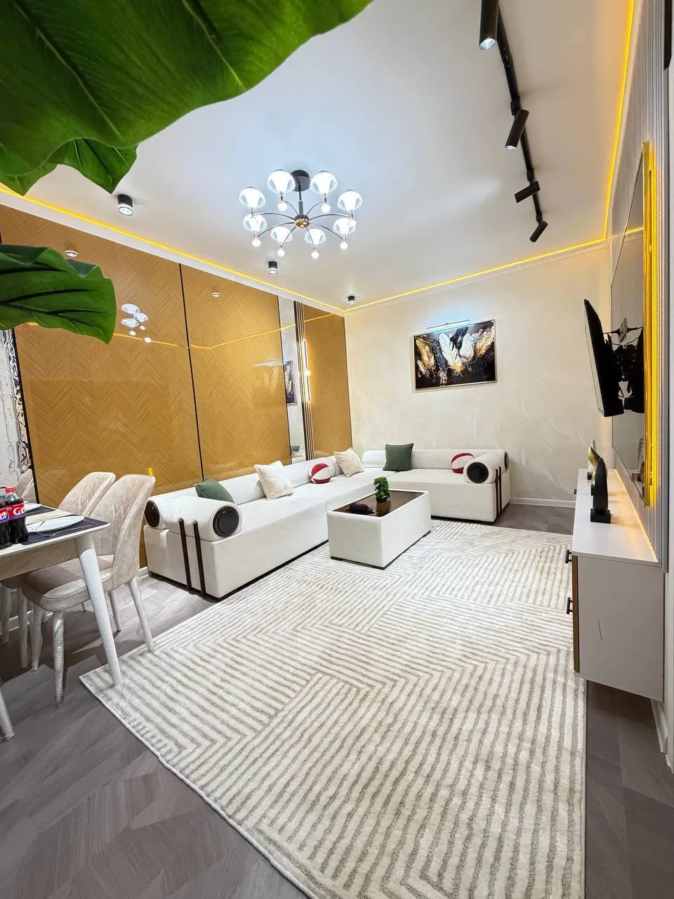 Продаётся 3-комнатная квартира, 65 м², 1/4 этаж — Чиланзарский район