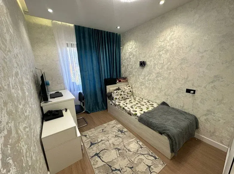 Продаётся 5-комнатная квартира, 97 м², 3/4 этаж — Шайхантахурский район