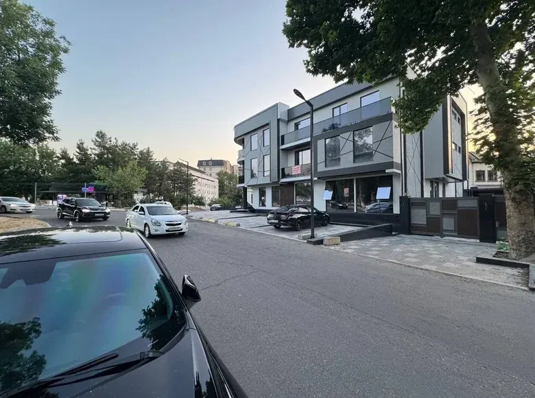 Сдаётся коммерческое помещение, 1100 м², 3/3 этаж — Мирзо-Улугбекский район