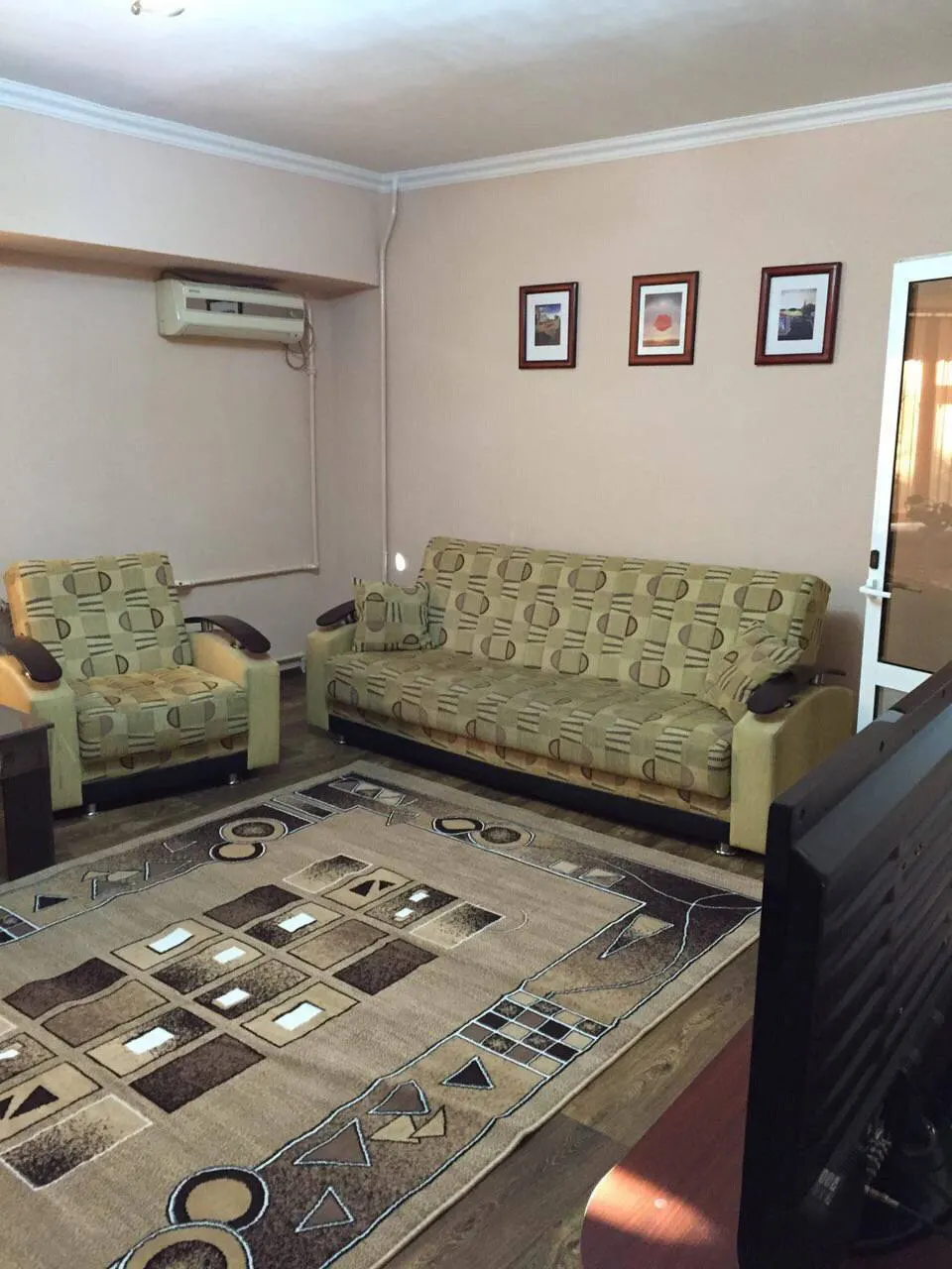 Продаётся 1-комнатная квартира, 42 м², 1/4 этаж — Юнусабадский район