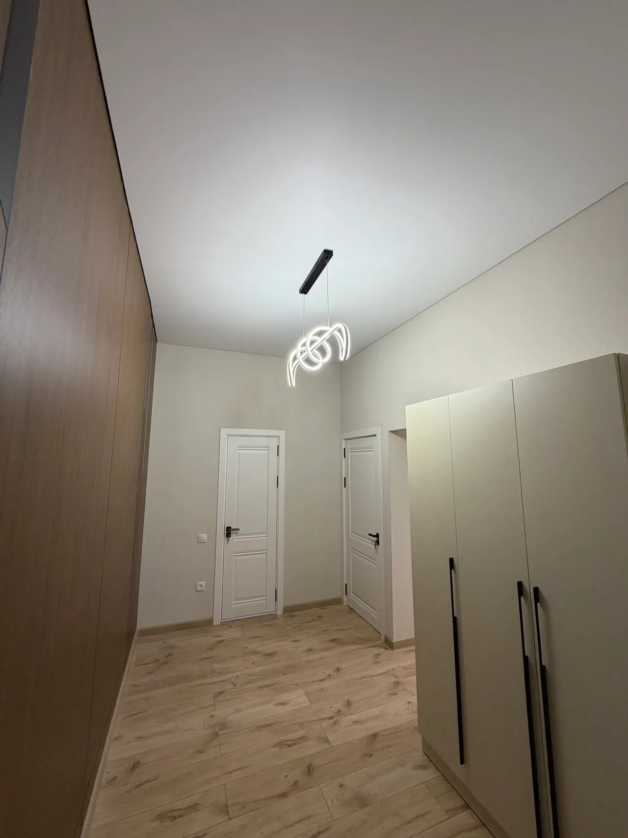 Продаётся квартира-студия, 50 м², 4/12 этаж — Сергелийский район