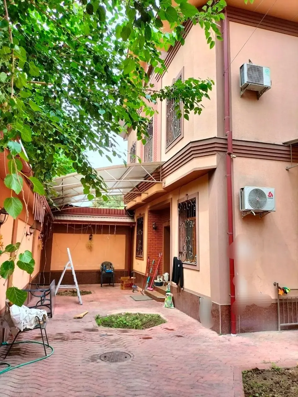 Продаётся 5-комнатная дача, 3.3 сот., 160 м² — Яккасарайский район