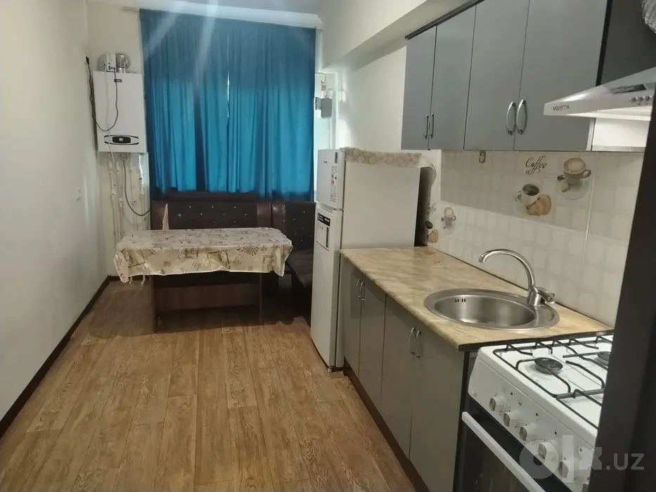 Сдаётся 1-комнатная квартира, 47 м², 1/9 этаж — Фергана