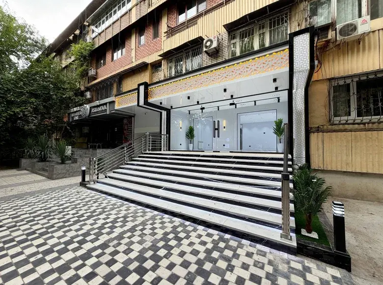 Сотилади тижорат биноси, 95 м², 1/4 қават — Мирзо Улуғбек тумани
