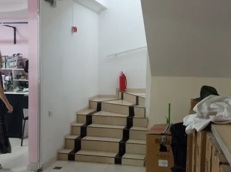 Sotiladi tijorat binosi, 1332 m², 4.4 sotix, 1/3 qavat — Mirzo Ulugʻbek tumani