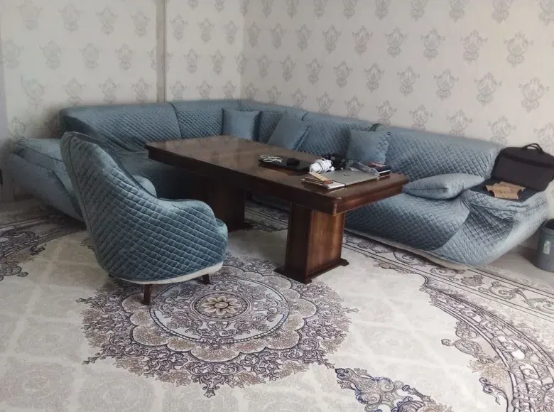 Сотилади 3 хонали квартира, 10 м², 3/9 қават — Гулистон шаҳри