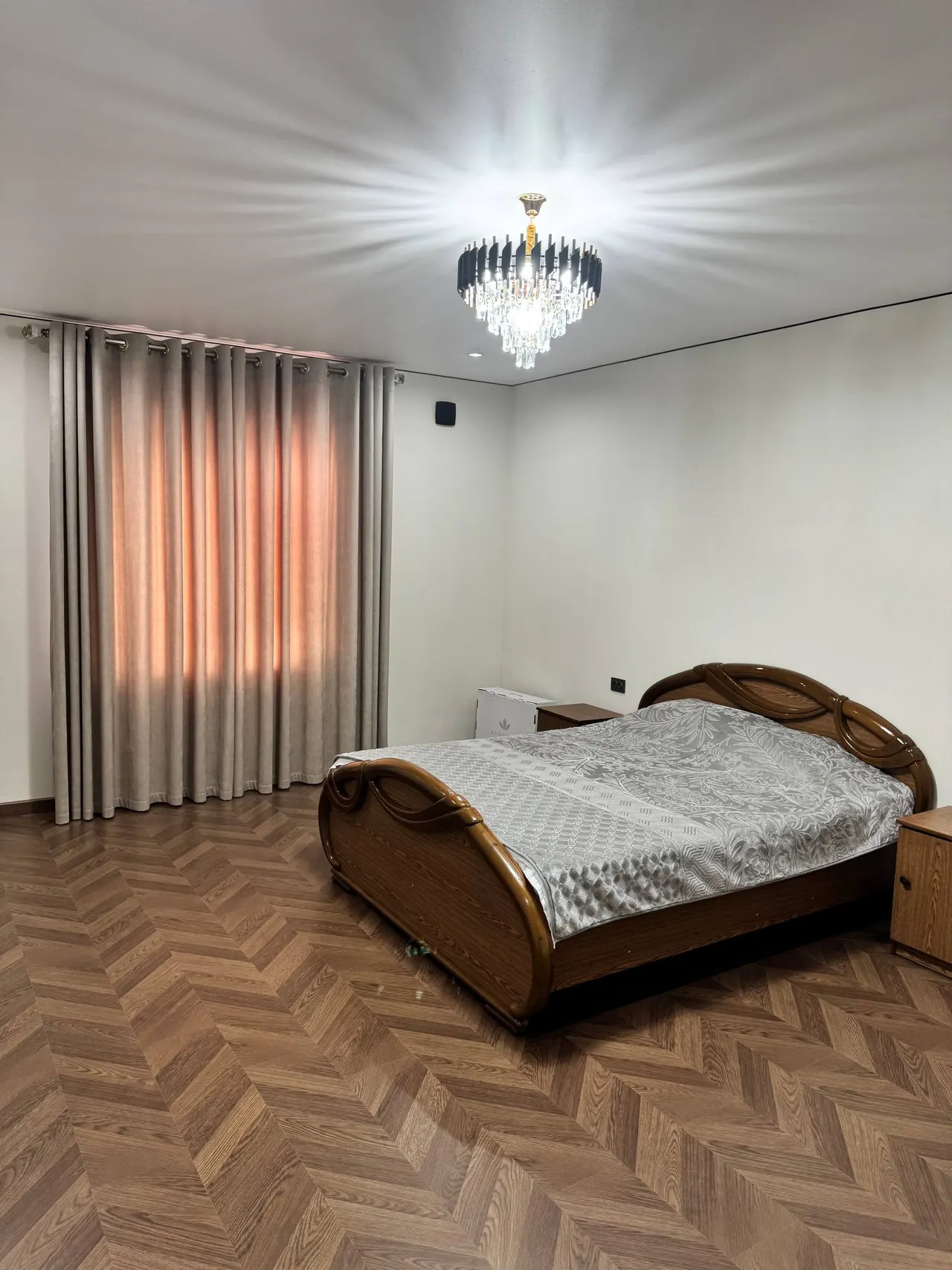 Сотилади 4 хонали квартира, 140 м², 2/2 қават — Самарқанд шаҳри