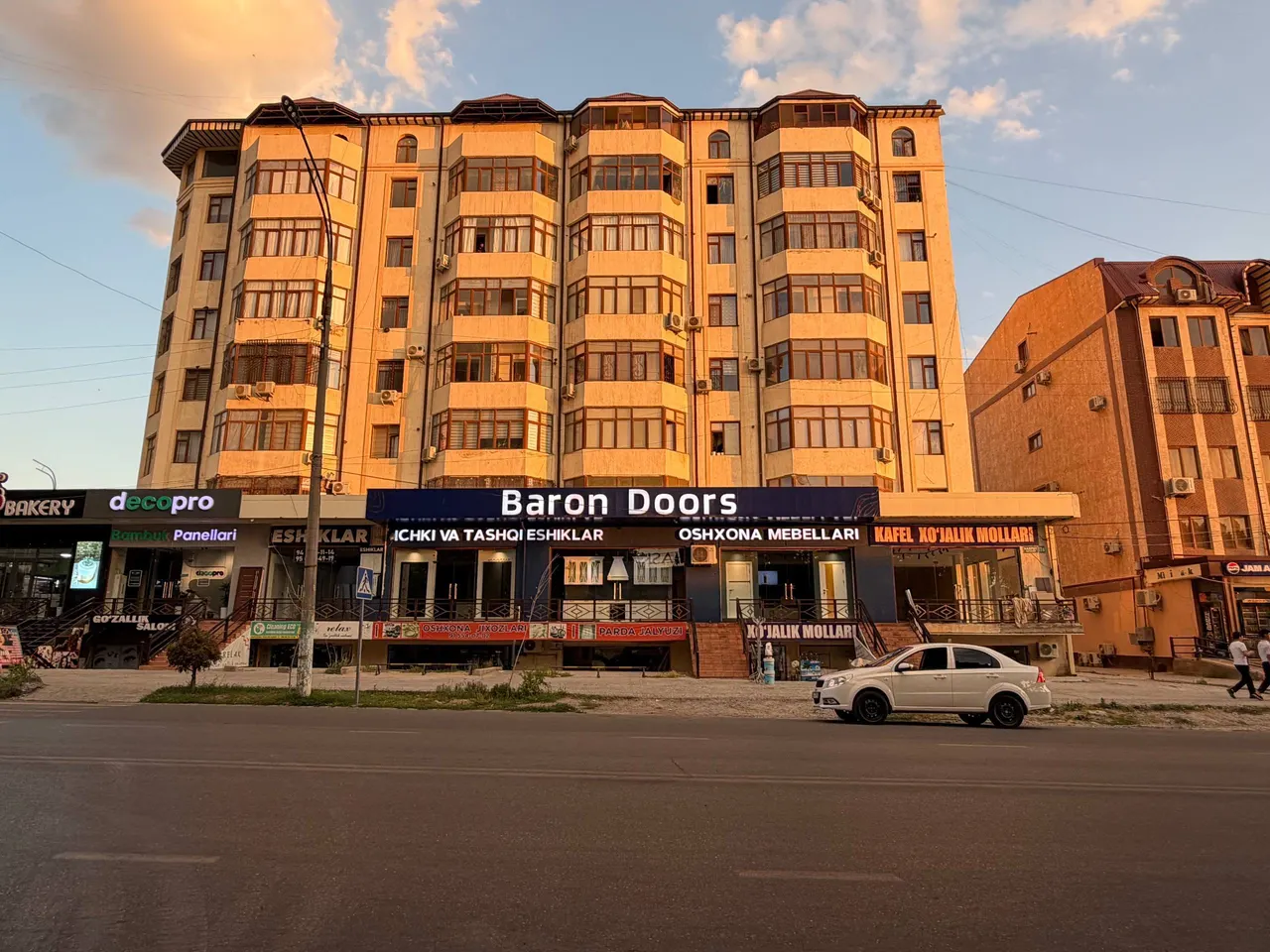 Sotiladi 4 xonali kvartira, 120 m², 6/8 qavat — Samarqand shahri