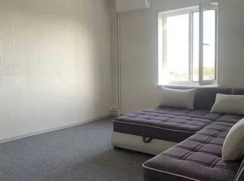 Сдаётся 1-комнатная квартира, 45 м², 8/9 этаж — Яккасарайский район