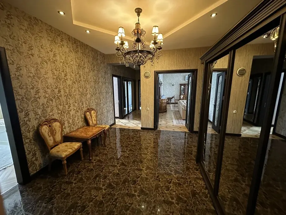 Ijaraga beriladi 4 xonali kvartira, 180 m², 3/7 qavat — Mirobod tumani