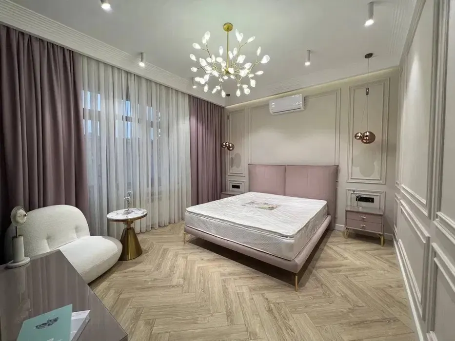 Сдаётся 3-комнатная квартира, 120 м², 5/10 этаж — Мирабадский район
