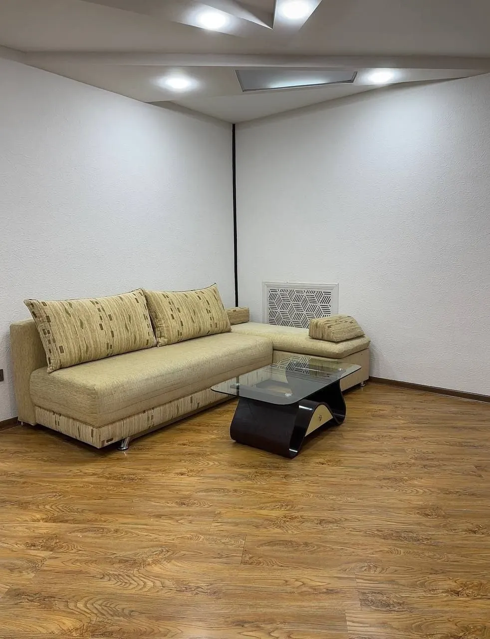 Сдаётся 2-комнатная квартира, 65 м², 3/4 этаж — Мирабадский район