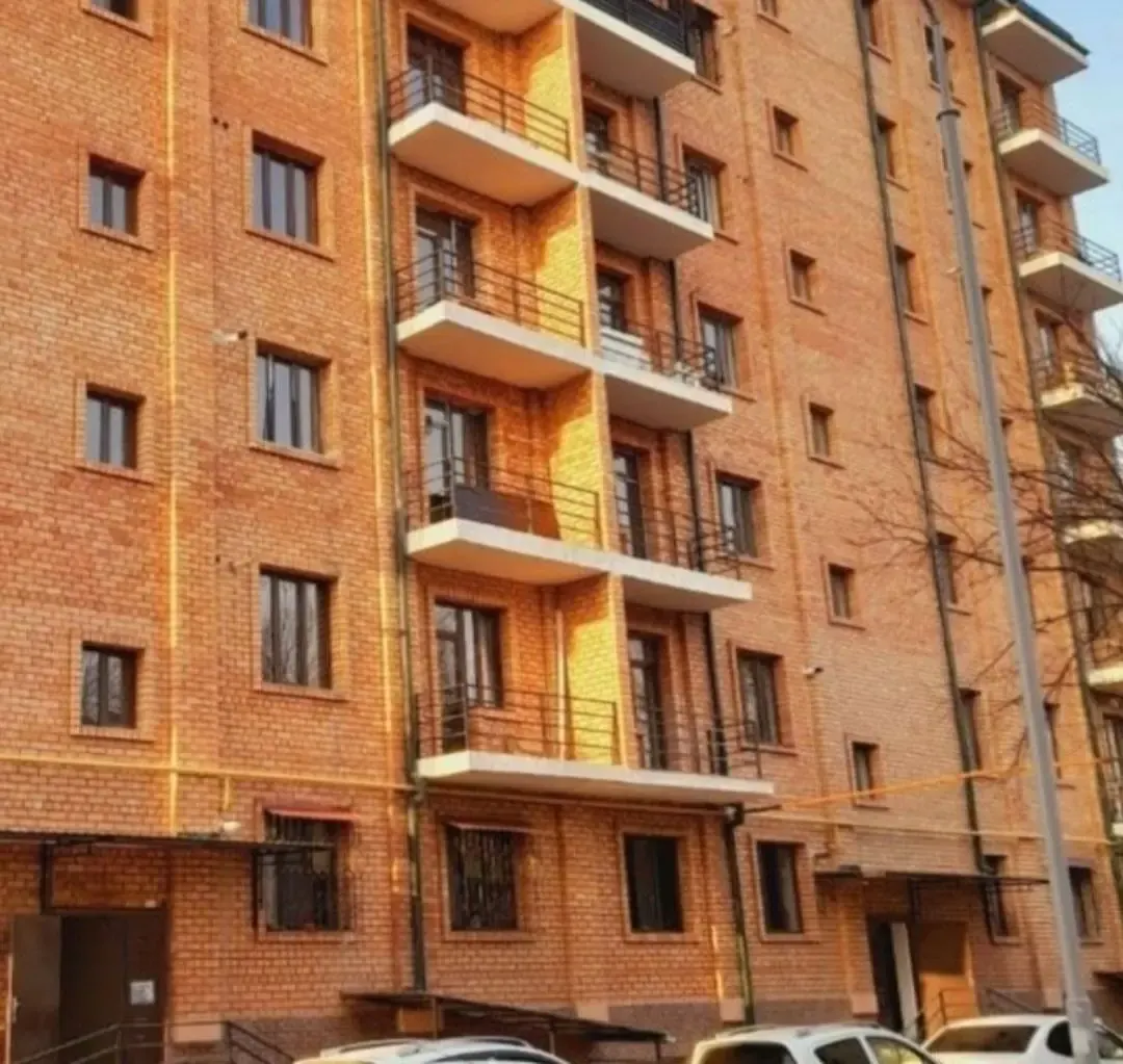 Sotiladi 2 xonali kvartira, 60 m², 7/7 qavat — Mirobod tumani