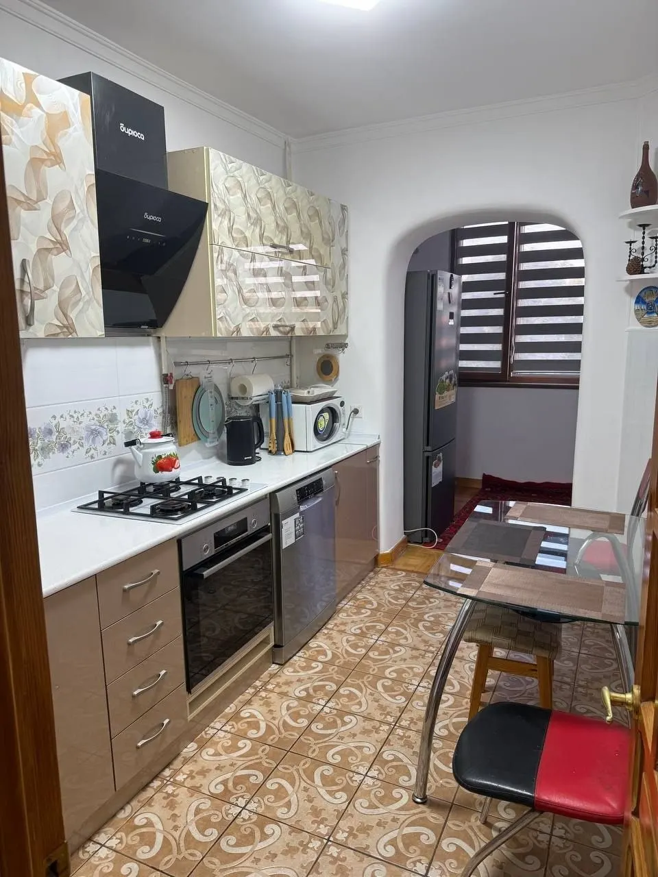 Сдаётся 3-комнатная квартира, 75 м², 3/4 этаж — Шайхантахурский район