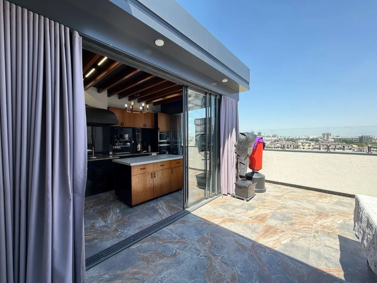 Сотилади 5 хонали квартира, 200 м², 9/10 қават — Чилонзор тумани