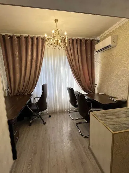 Ижарага берилади 4 хонали квартира, 100 м², 4/4 қават — Миробод тумани