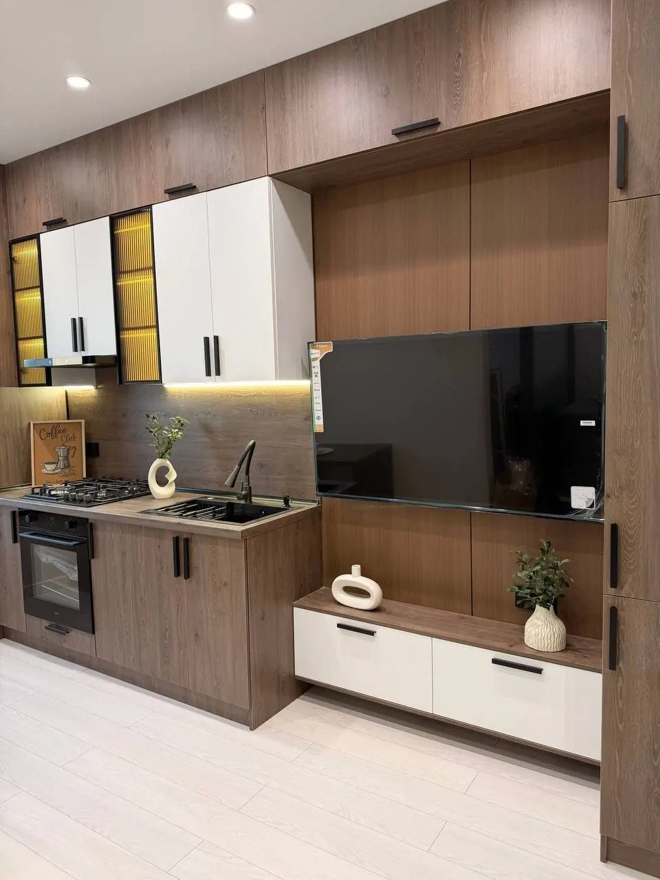Продаётся 1-комнатная квартира, 42 м², 14/16 этаж — Мирабадский район