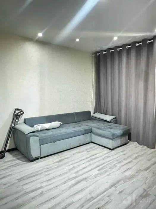 Продаётся 1-комнатная квартира, 42 м², 8/9 этаж — Сергелийский район