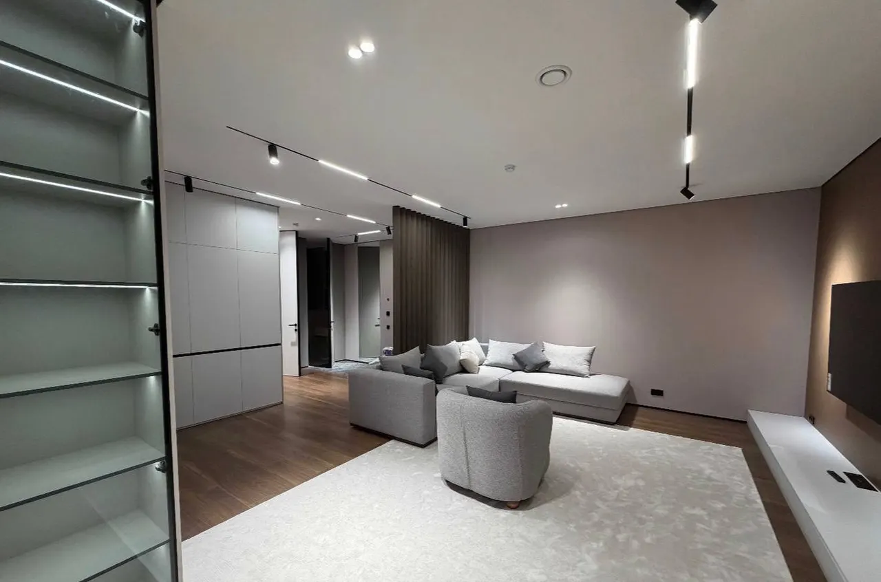 Sotiladi 3 xonali kvartira, 92 m², 4/14 qavat — Yakkasaroy tumani