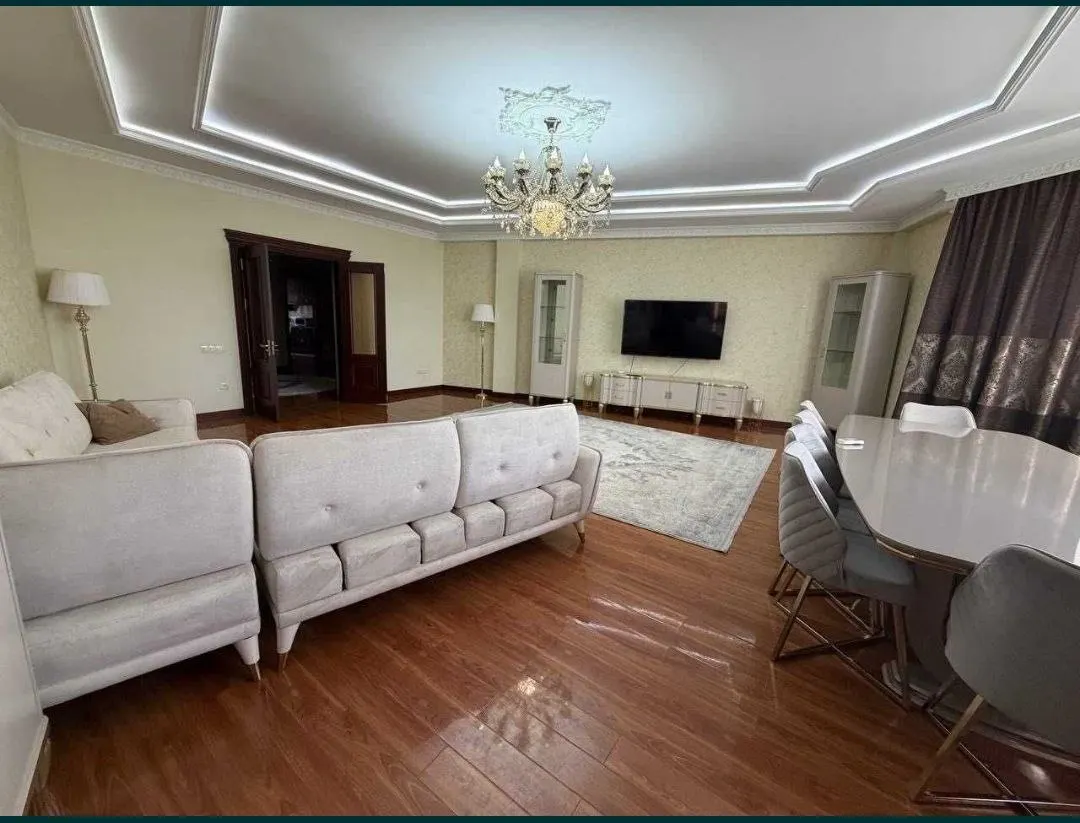 Сдаётся 3-комнатная квартира, 171 м², 4/7 этаж — Юнусабадский район