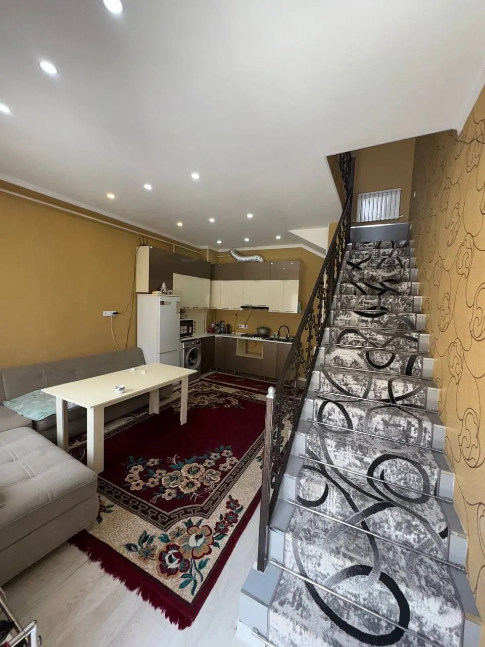 Ijaraga beriladi hovli uy, 0,1 sotix, 2 qavatli — Yashnobod tumani