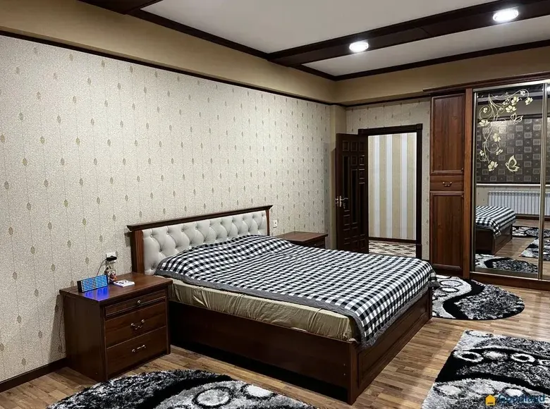 Продаётся 2-комнатная квартира, 90 м², 3/5 этаж — Мирабадский район