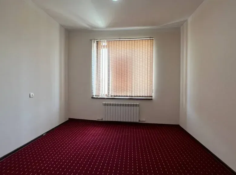 Продаётся 2-комнатная квартира, 70 м², 5/5 этаж — Фергана