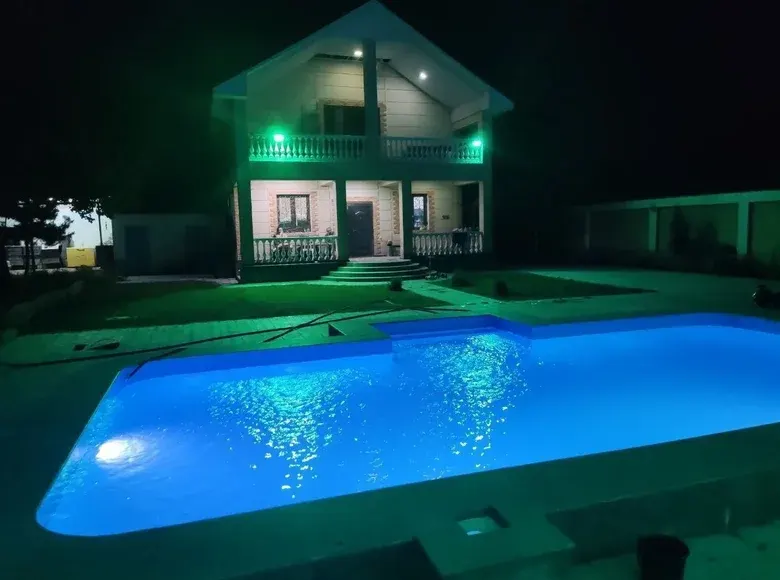 Sotiladi 3 xonali hovli uy, 6 sotix, 85 m² — Yangi Toshkent tumani