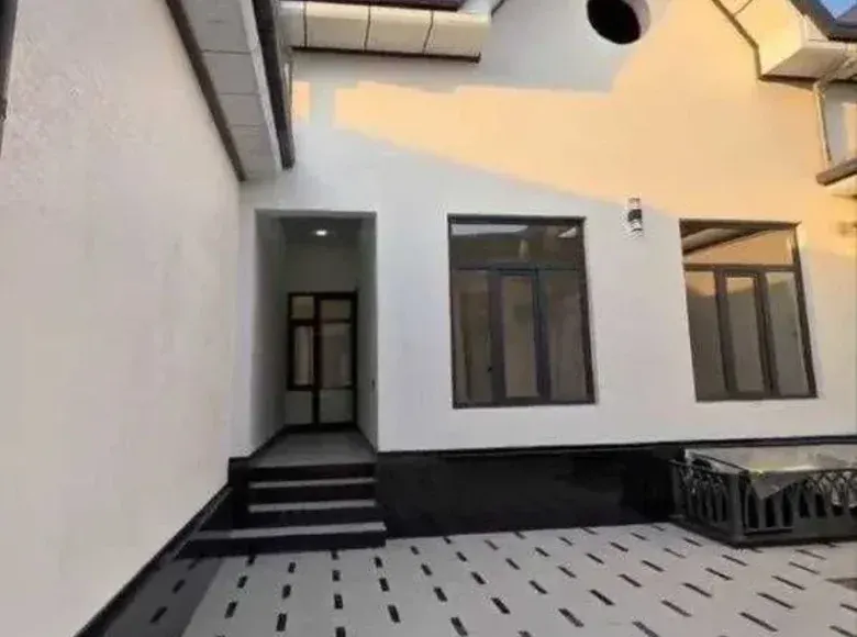 Sotiladi 4 xonali hovli uy, 1.5 sotix, 100 m² — Sergeli tumani