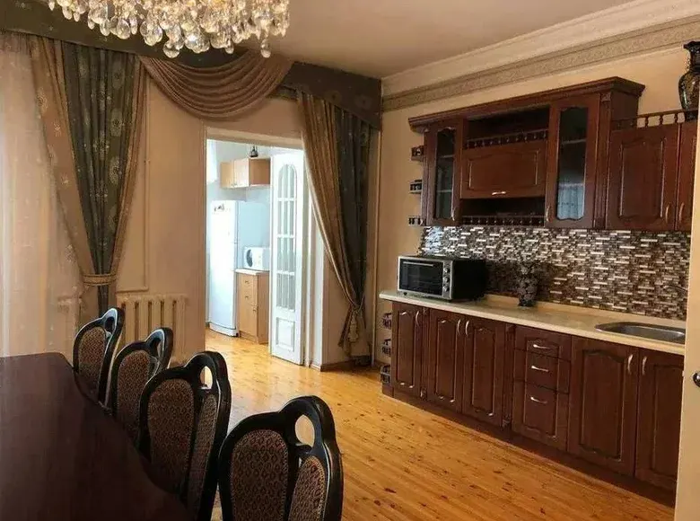 Сдаётся 3-комнатная квартира, 100 м², 3/4 этаж — Яккасарайский район