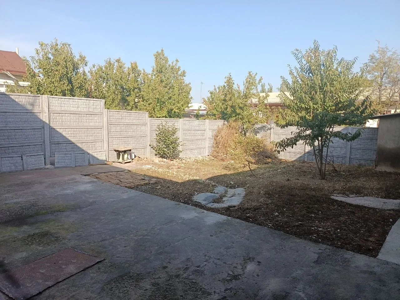 Сотилади 2 хонали ҳовли уй, 2 сотих, 2 қаватли — Тошкент тумани