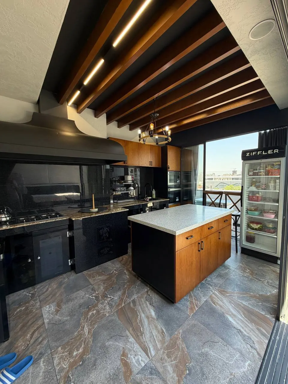 Sotiladi 5 xonali kvartira, 270 m², 9/10 qavat — Yakkasaroy tumani