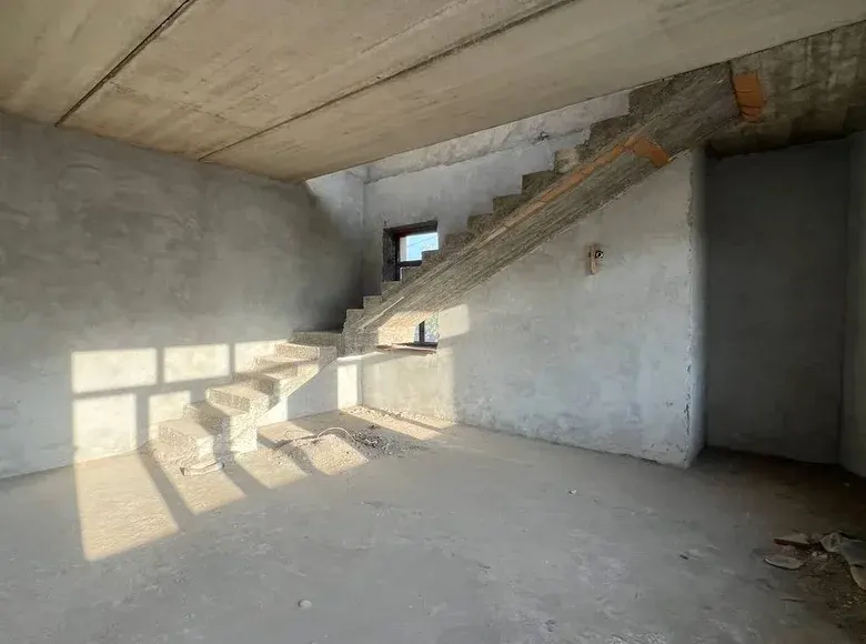 Сотилади 3 хонали квартира, 102 м², 4/4 қават — Фарғона шаҳри