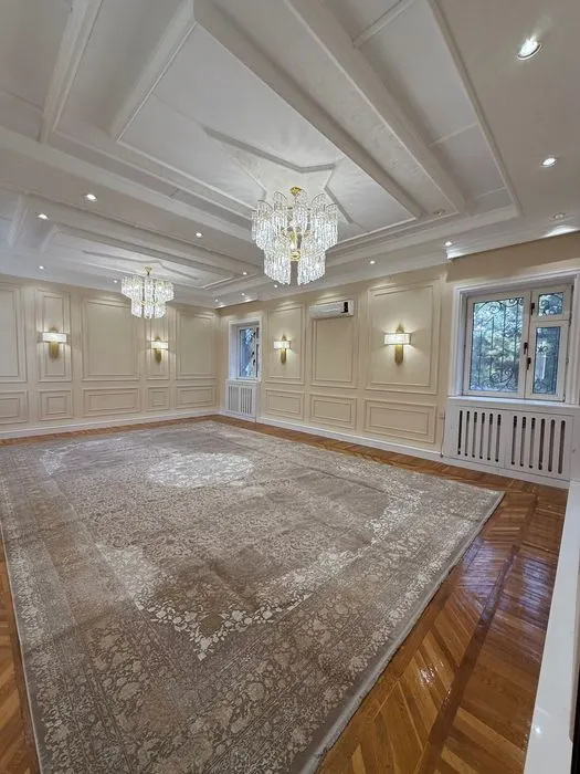 Ижарага берилади 6 хонали ҳовли уй, 7 сотих, 600 м² — Олмазор тумани