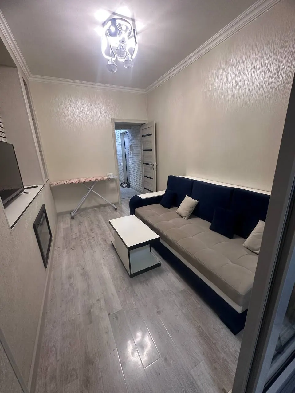 Продаётся 1-комнатная квартира, 43 м², 1/9 этаж — Мирабадский район