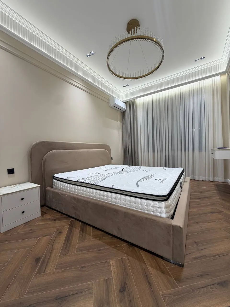 Сотилади 4 хонали квартира, 180 м², 6/8 қават — Миробод тумани