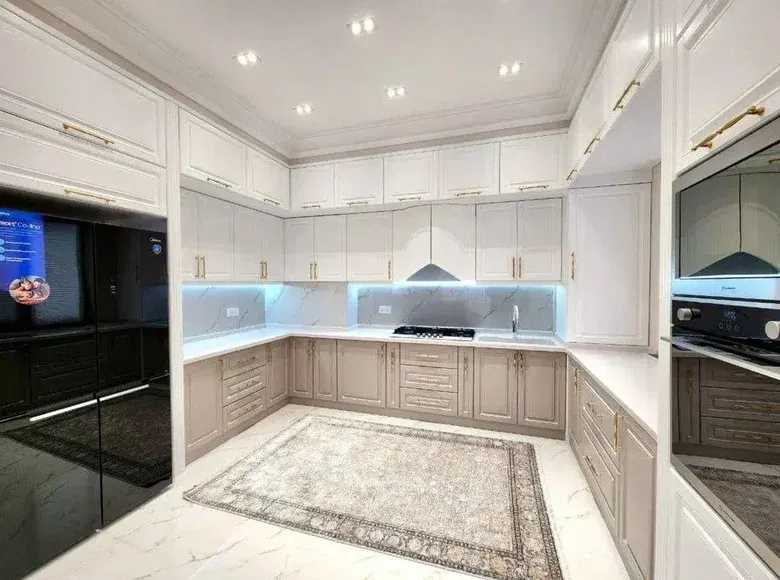 Продаётся 3-комнатная квартира, 102 м², 5/7 этаж — Яккасарайский район